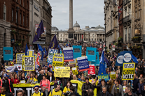 Hàng trăm nghìn người Anh biểu tình đòi trưng cầu dân ý mới về Brexit
