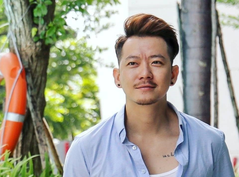 Pom bỏ nghề thiết kế sang đóng phim. Pom bỏ nghề thiết kế sang đóng phim.