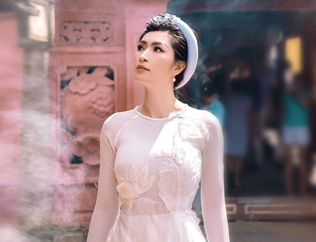 Ca s&Auml;&copy; H&aacute;&raquo;ng Nhung coi scandal &aacute;&ordm;&pound;nh n&Atilde;&sup3;ng l&Atilde;&nbsp; v&aacute;&ordm;&iquest;t nh&AElig;&iexcl; trong cu&aacute;&raquo;c &Auml;&aacute;&raquo;i.