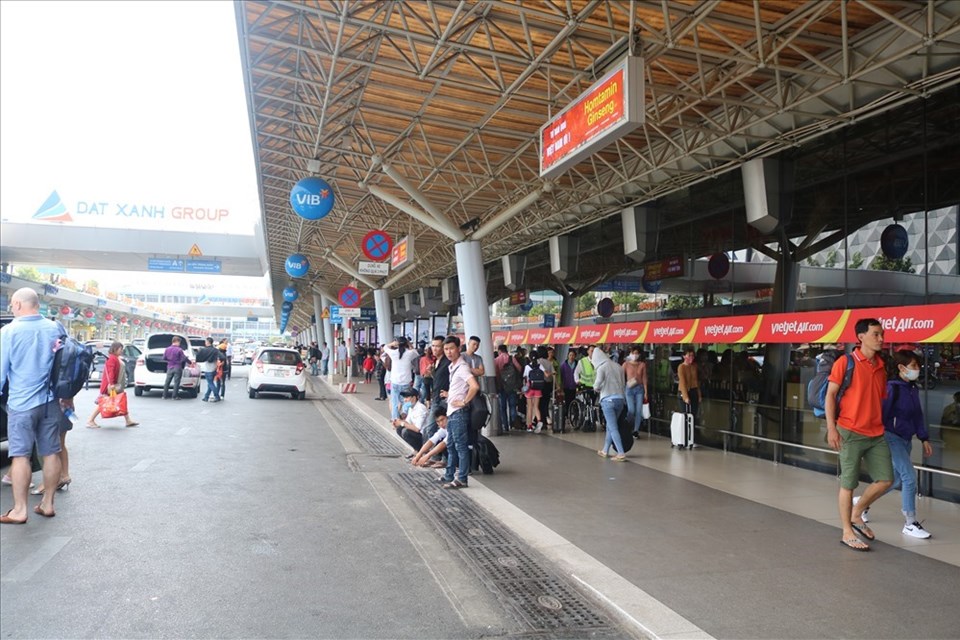 Mang thực phẩm đi nước ngoài có thể bị phạt tù và tiền đến 7 tỉ đồng Mang thực phẩm đi nước ngoài có thể bị phạt tù và tiền đến 7 tỉ đồng