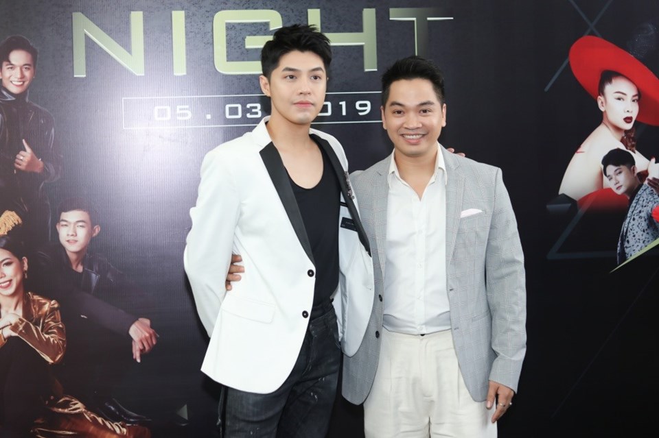 Noo Phước Thịnh và trưởng nhóm Bước Nhảy. Noo Phước Thịnh và trưởng nhóm Bước Nhảy.