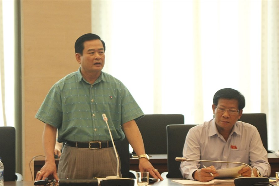 "Đổi 100 đô phạt 90 triệu, ép hôn trong thang máy phạt 200 nghìn