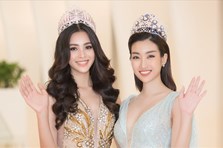 Hoa hậu Tiểu Vy khoe nhan sắc bên cạnh Đỗ Mỹ Linh