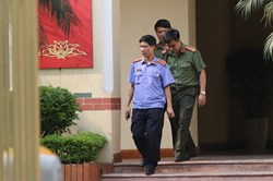 Khám xét nơi làm việc của ông Đặng Anh Tuấn - Chánh Thanh tra Bộ TTTT