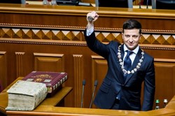 Nóng nhất hôm nay: Diễn viên hài tuyên thệ nhậm chức Tổng thống Ukraine