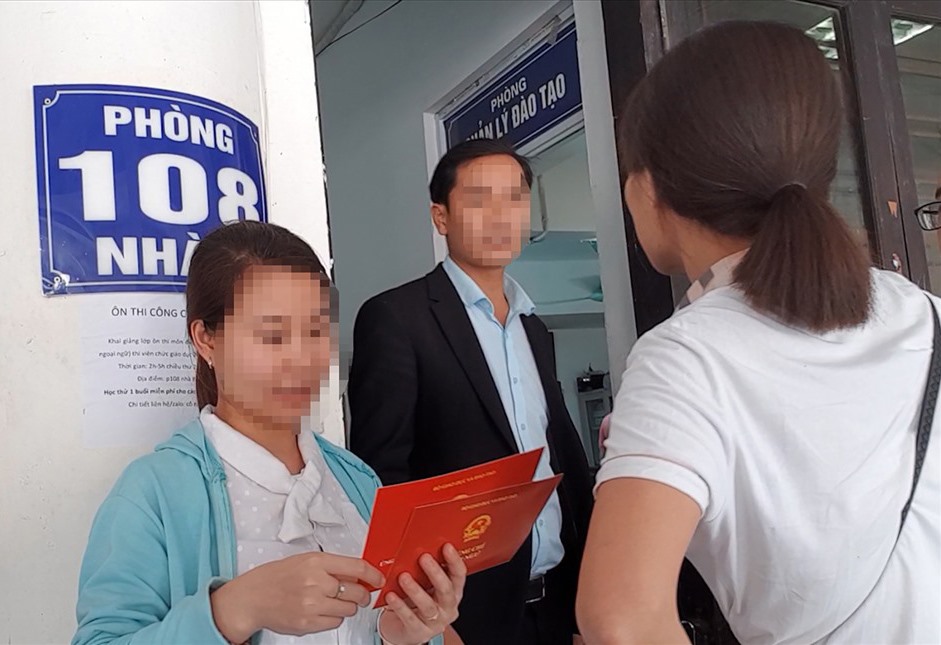 Kỳ thi cấp chứng chỉ ngoại ngữ diễn ra tại Học viện Thanh thiếu ni&ecirc;n với rất nhiều bất thường.