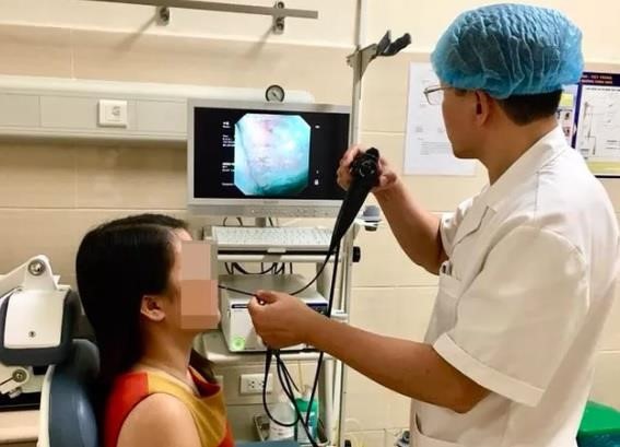 Nội soi tai mũi họng ở Bệnh viện 108. Ảnh: TL.