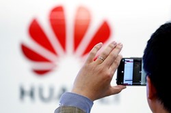 Huawei nhận thêm cú sốc: Gã khổng lồ Microsoft dừng hợp tác
