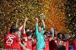 Lewandowski lập cú đúp, Bayern Munich vô địch Cúp Quốc gia Đức