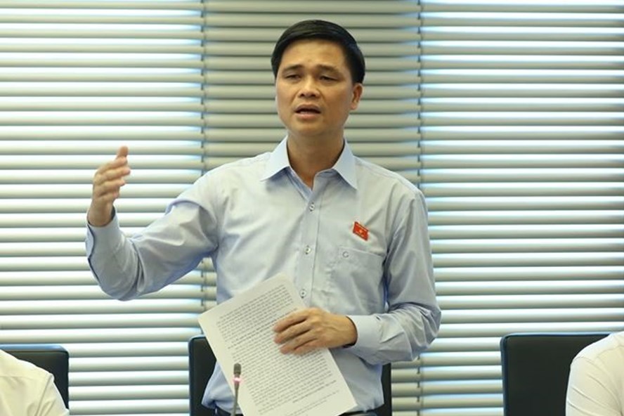 Đại biểu Quốc hội Ngọ Duy Hiểu - Phó Chủ tịch Tổng LĐLĐVN góp ý về dự thảo Bộ luật Lao động sửa đổi. Ảnh: Như Ý