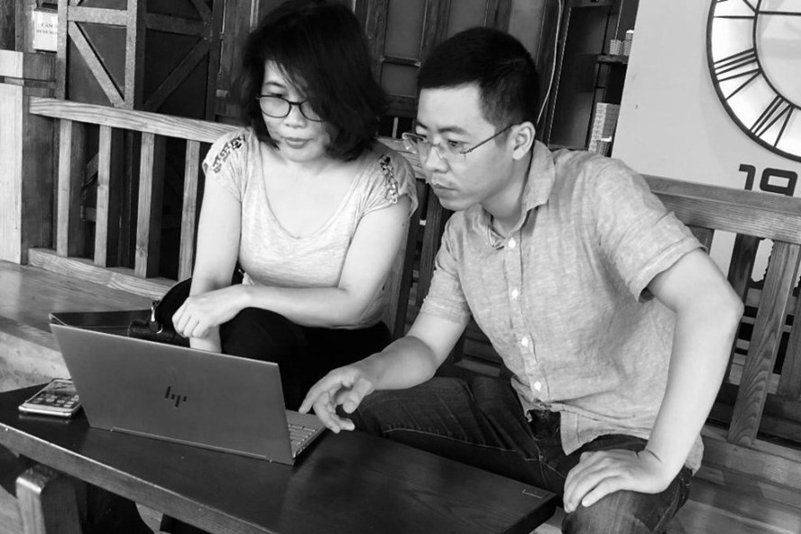 Bà T trình bà y sá»± viá»c vá»i phóng viên. Ảnh: V.H