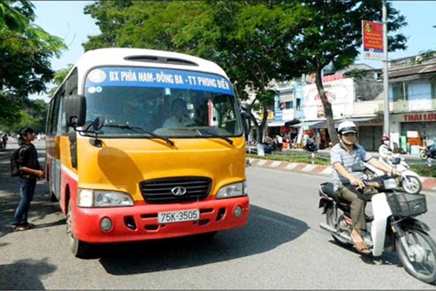 Xe buýt cá»§a Công ty Hoàng Äức. Ảnh: HT.