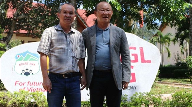 Bầu Đức, Park Hang-seo và chuyện tình, chuyện tiền với VFF