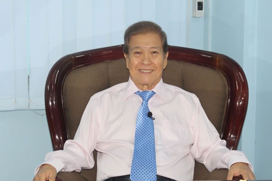 NGND.TS Äá» Hữu Tà i - Hiá»u trưá»ng trưá»ng Äại há»c Lạc Há»ng. Ảnh: P.V