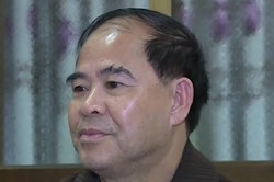 Vụ hiệu trưởng dâm ô nhiều nam sinh: Tòa trả hồ sơ điều tra bổ sung