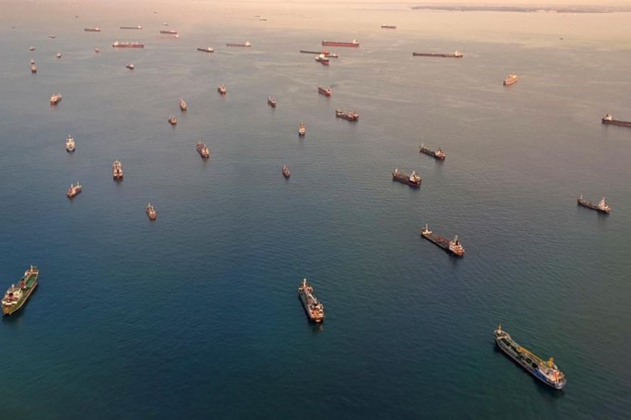 Cướp biển tấn công tàu chở hàng Hàn Quốc gần eo biển Singapore cuop bien tan cong tau cho hang han quoc gan eo bien singapore