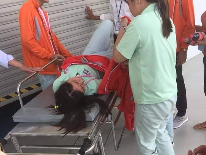 Facebook đưa th&ocirc;ng tin k&egrave;m ảnh c&ocirc;ng nh&acirc;n bị ngất do c&ocirc;ng ty kh&ocirc;ng c&oacute; cơm ăn nhưng kh&ocirc;ng đ&uacute;ng sự thực.