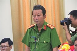 Nhóm buôn ma tuý lớn ném lựu đạn chống trả khi bị truy bắt