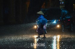 Ngỡ ngàng Hà Nội lên đèn giữa ban ngày lọt top ảnh ấn tượng trong tuần