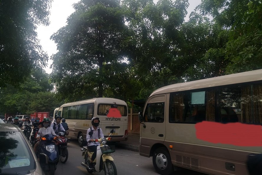 Siết quản lý xe hợp đồng chở học sinh, sinh viên