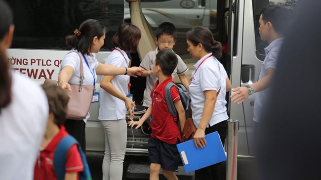 Lại thêm vụ để quên trẻ trên ôtô: Lỗ hổng quá lớn về đưa đón học sinh