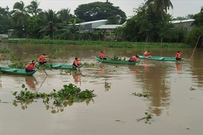 Đồng Tháp: Giải đua xuồng trong công nhân, viên chức, người lao động