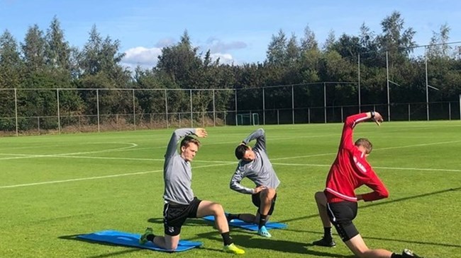 Được HLV SC Heerenveen khen hết lời, Văn Hậu có cơ hội đá chính chiều nay