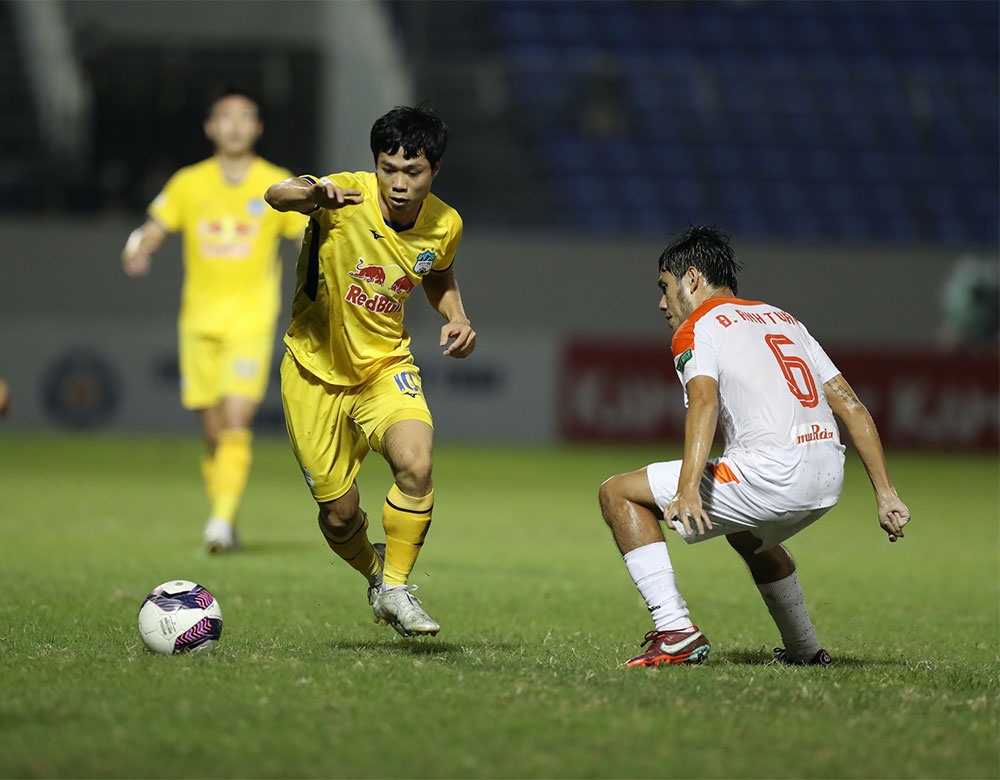 Bản quyền truyền hình V.League mang lại lợi ích gì cho bóng đá Việt Nam?