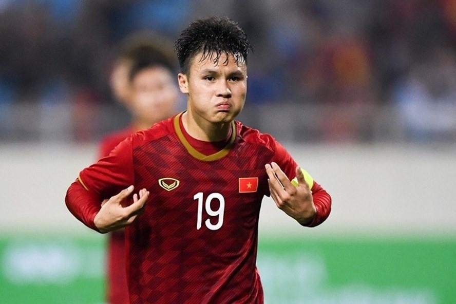 Quang Hải được lợi nhiều hơn khi ở lại Pau FC?