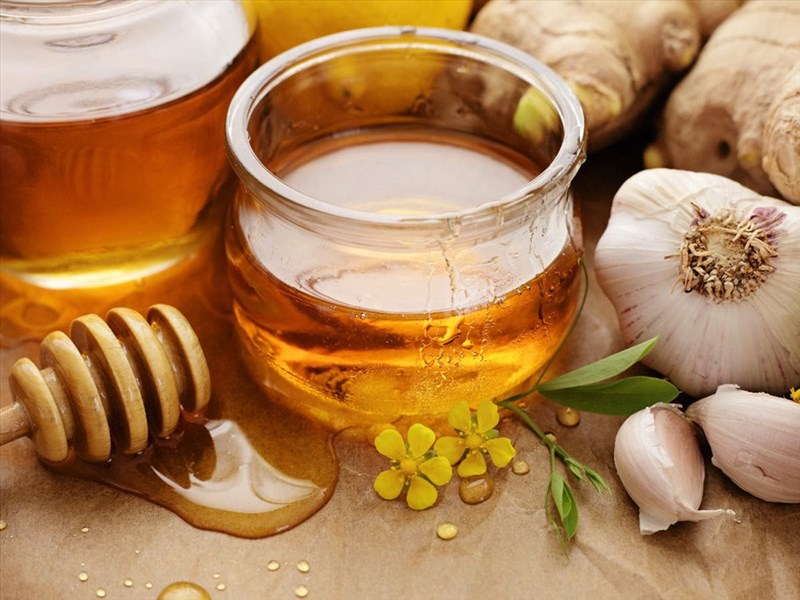 cách dụng tỏi ngâm mật ong
